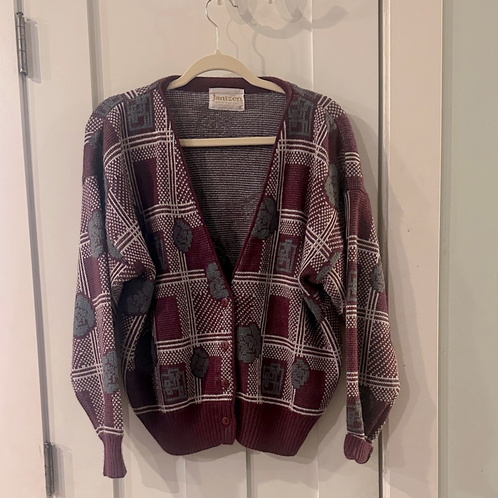 Jantzen Maroon and Charcoal Women's Cardigan
Preppy‎ esthetic